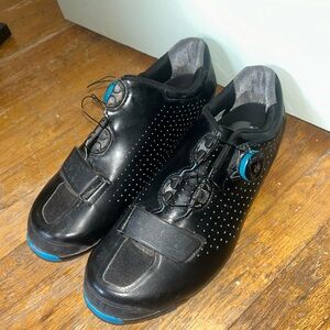 Shimano XC 700 Cycling Cleats